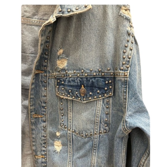 Free People Studded Distressed‎ Ripped Denim Trucker Jacket Boho Western - Picture 2 of 8